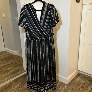 Elegant Black and White Striped jumpsuit